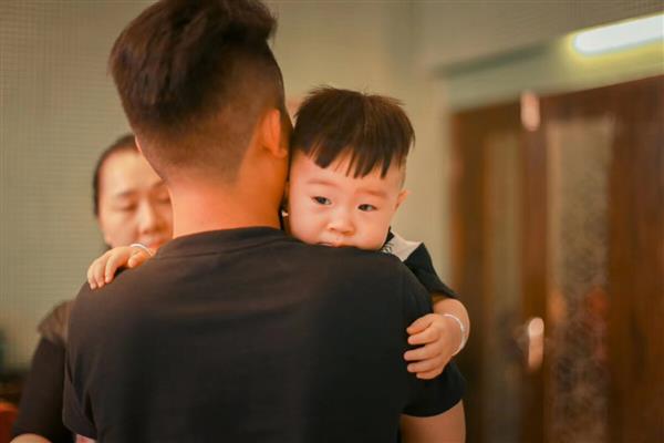 寶寶一般會(huì)撓耳朵 如何判斷是否有中耳炎？